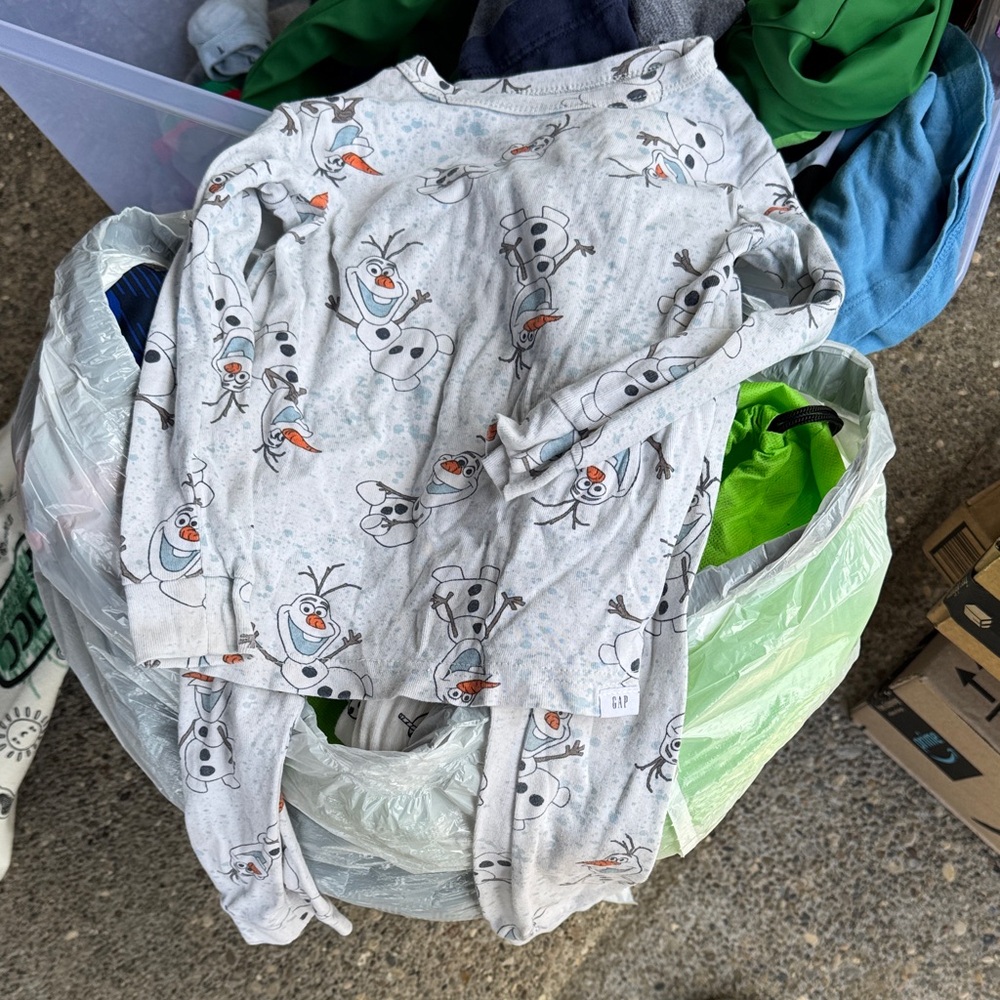 Olaf print pajamas